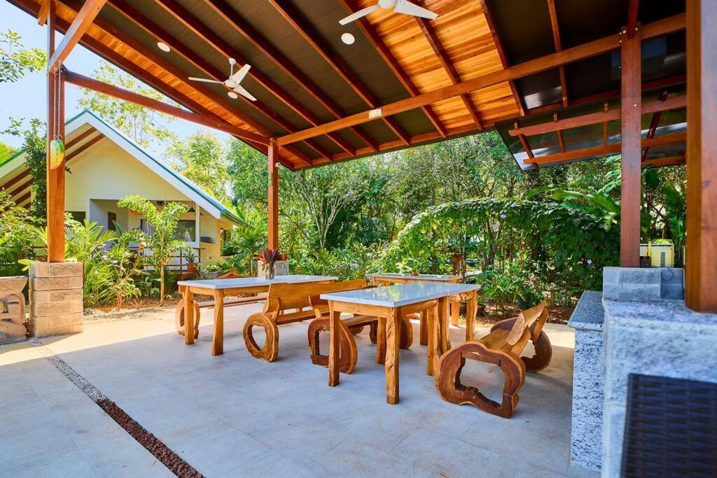 Puerto Viejo de Talamanca Casa Kristel - Exquisite Villa Getaway מראה חיצוני תמונה